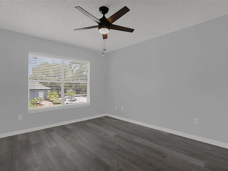 2508 Grassy Point Dr #202 — Photo 16