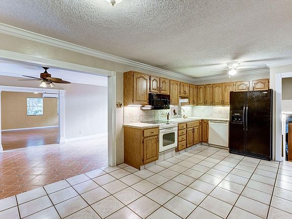 5th image of 760 Eastwind Dr