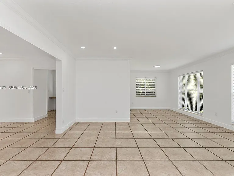 9030 SW 184th Ter — Photo 2