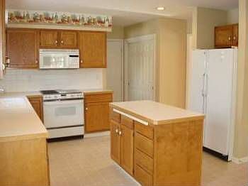 3rd image of 4652 Strayer Dr