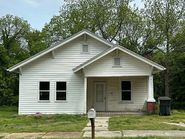 261 Chavasse Ave, Henderson, NC 27536