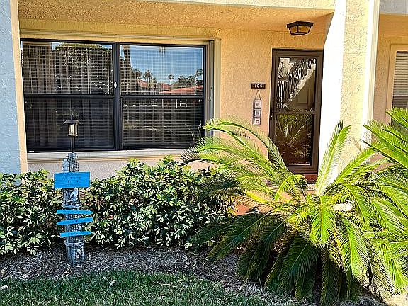 4th image of 671 SW South River Dr APT 105