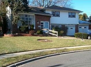 1240 Lynne St, Baldwin, NY 11510