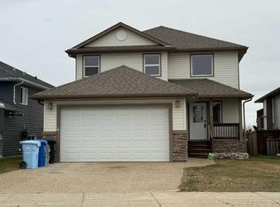 209 S Walnut Cres, Wood Buffalo, AB T9K 0N4