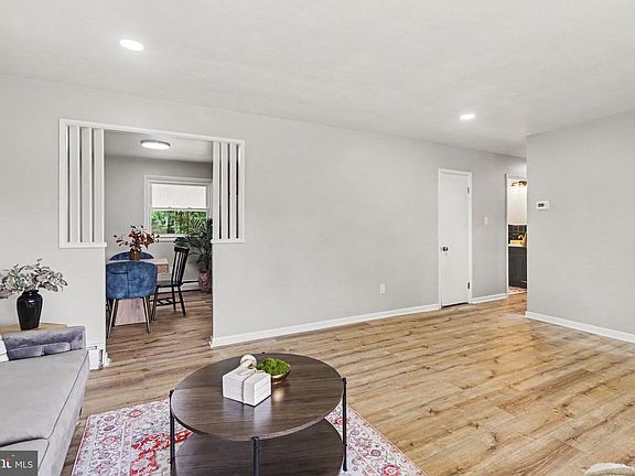 5th image of 13 Messick Dr