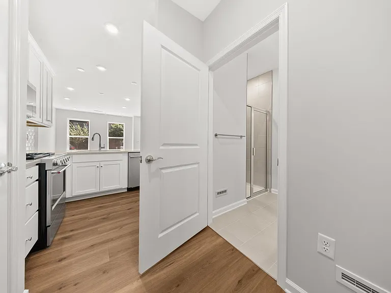 500 Willow St #505 — Photo 13