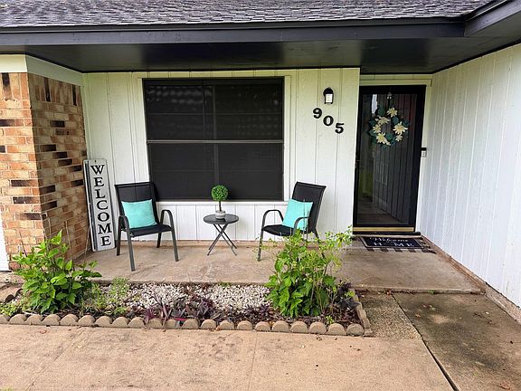 2nd image of 905 Southside Dr