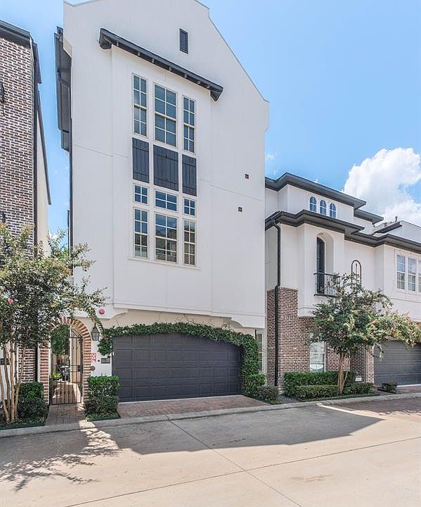 Absolutely fabulous 4 story single family home built by Intown Homes in the premier gated community in Cottage Grove.