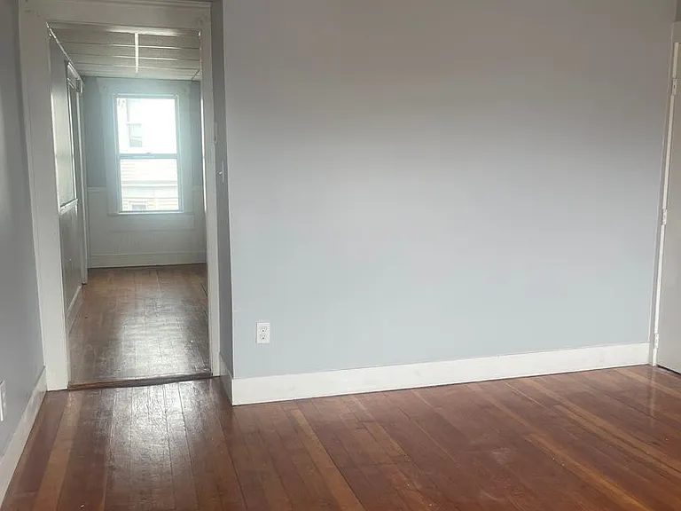 854 King Philip St #3W — Photo 7