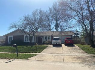 11716 Summerhaven Dr, Saint Louis, MO 63146