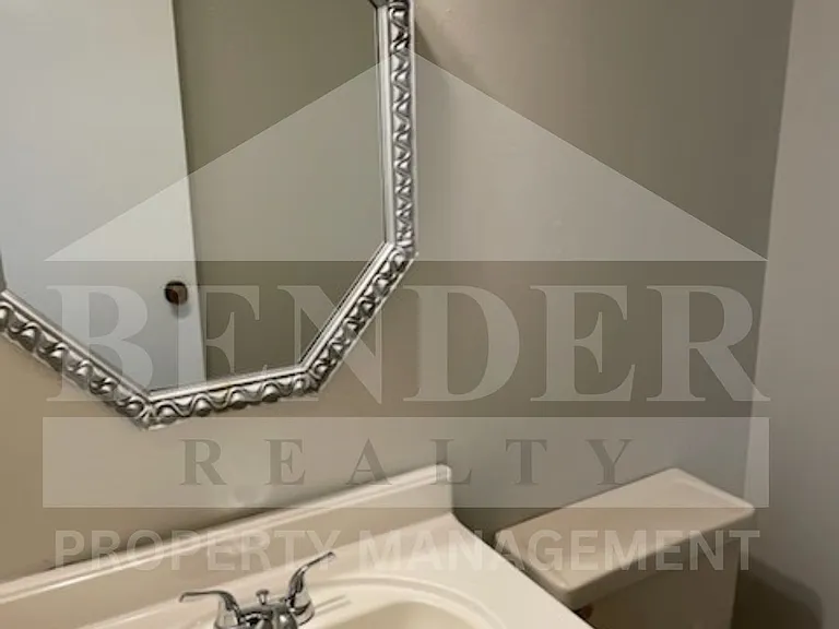 1535 Jordan Ave NW — Photo 4