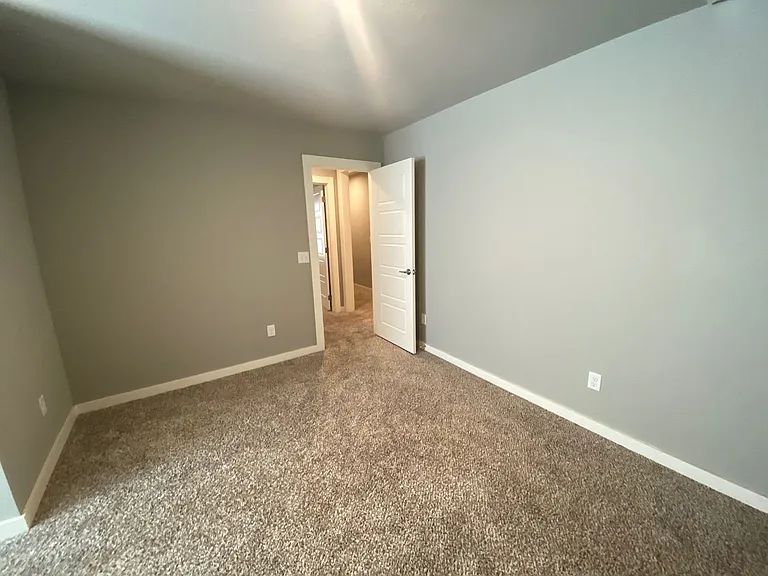 17612 Hampton Park Dr #B — Photo 34