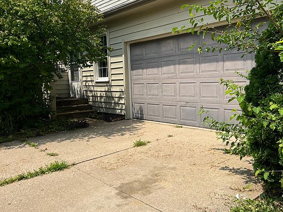 2nd image of 11102 N Oakwood Dr