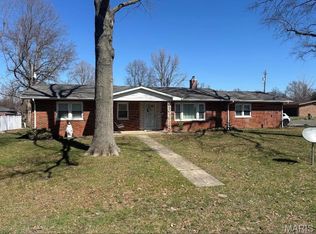 641 E 4th St, Trenton, IL 62293