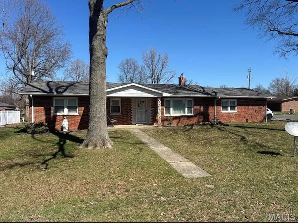 641 E 4th St, Trenton, IL 62293
