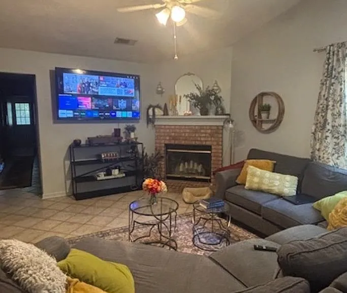 1989 Gina Dr — Photo 2
