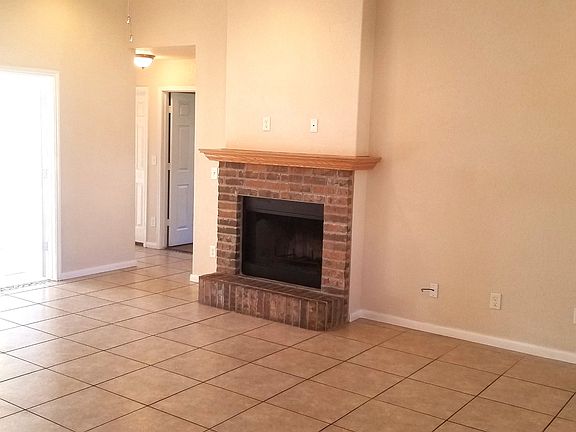 Family Room (1)