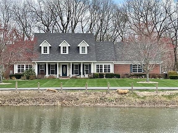 2nd image of 3015 S Bradford Ln