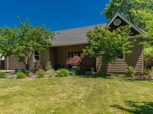 63238 Eastview Dr, Bend, OR 97701