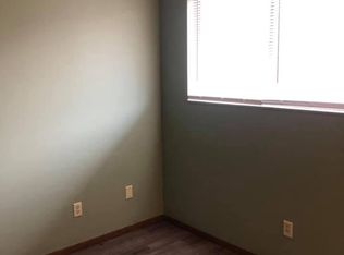 515 N Plum St APT 2, Wellington, KS 67152
