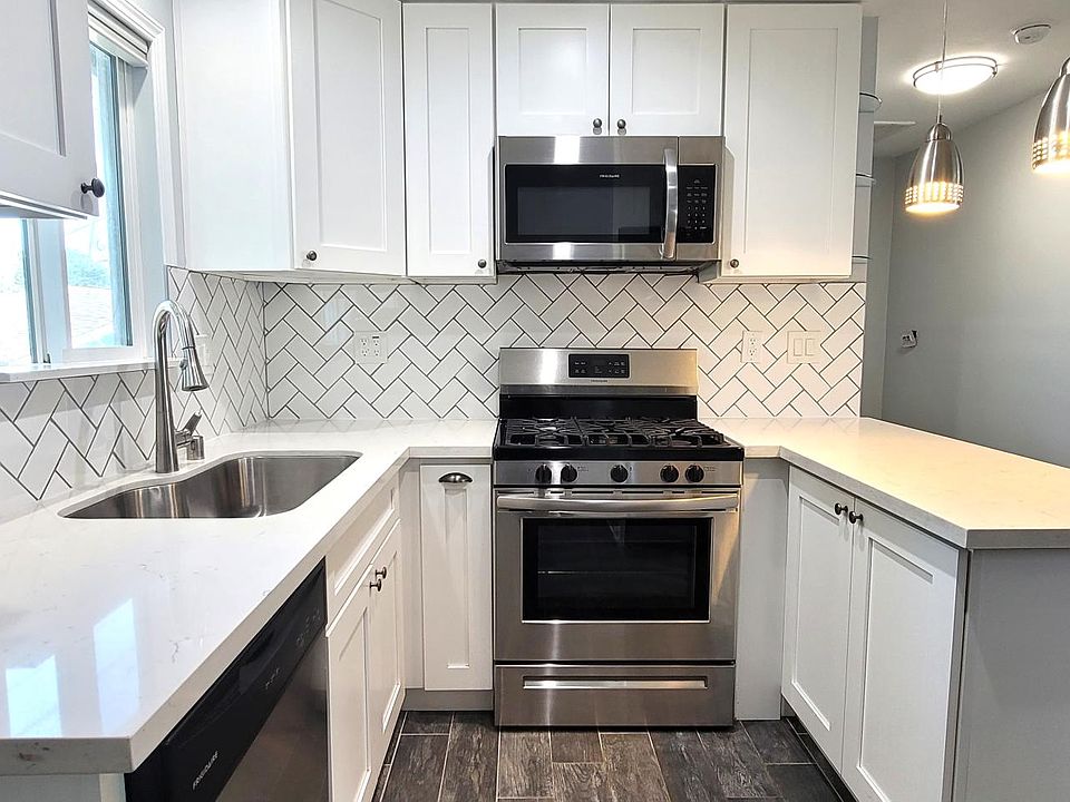 1st image of 3843 1/2 Revere Ave