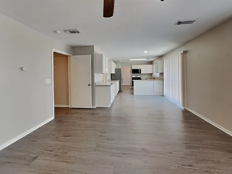1031 Cascade Creek Dr — Photo 4