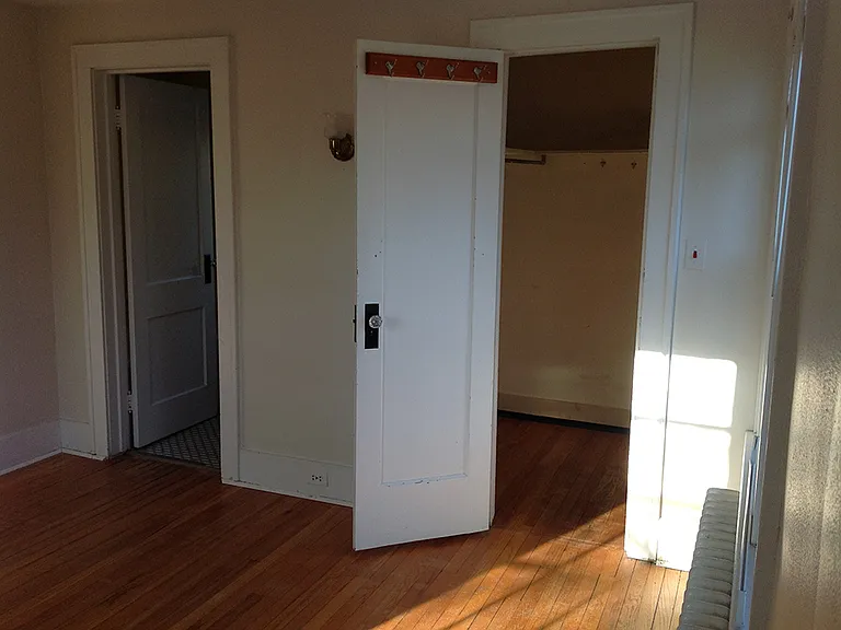 21 N Manheim Blvd #4 — Photo 4