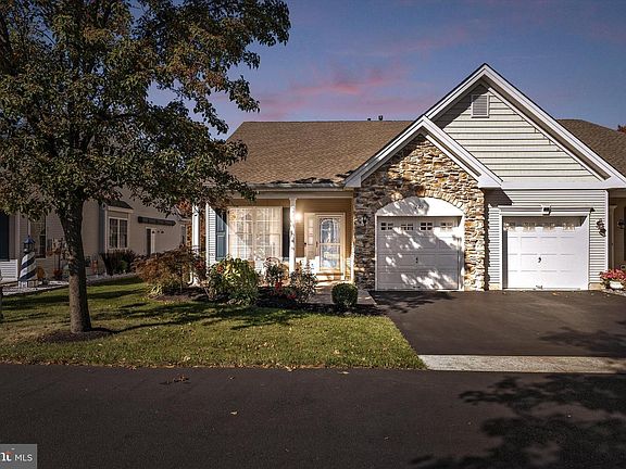 2nd image of 229 Meadowlark Dr