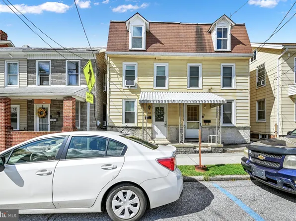 52 S East St, Spring Grove, PA 17362