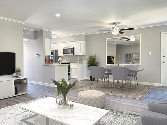 3rd image of 309-12801 Moorpark St #309