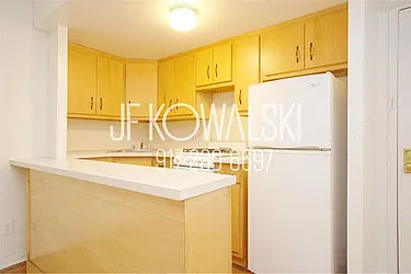 Rented by R New York
