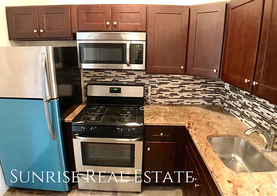 Rented by Sunrise Real Estate | media 78