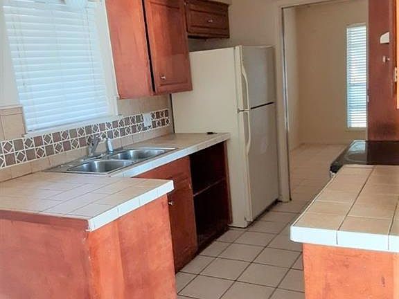 5th image of 1401 Brenda Ave