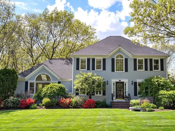 1A Woronoco Dr, Natick, MA 01760