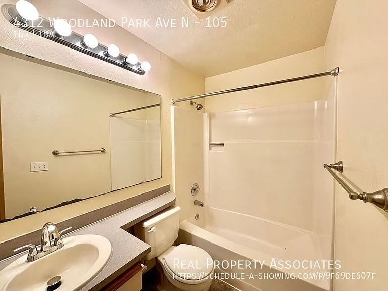 4312 Woodland Park Ave N #105 — Photo 10