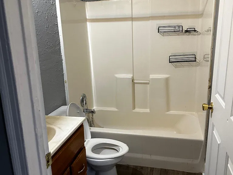 541 Williams Ave #C — Photo 11