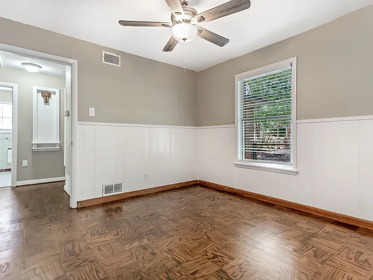 511 Classen Dr — Photo 11