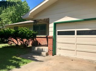 2103 S Wedgewood Ave, Springfield, MO 65807