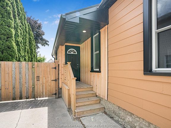 4th image of 74 Barthe St