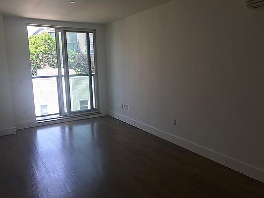 4th image of 881 Park Ave #2A