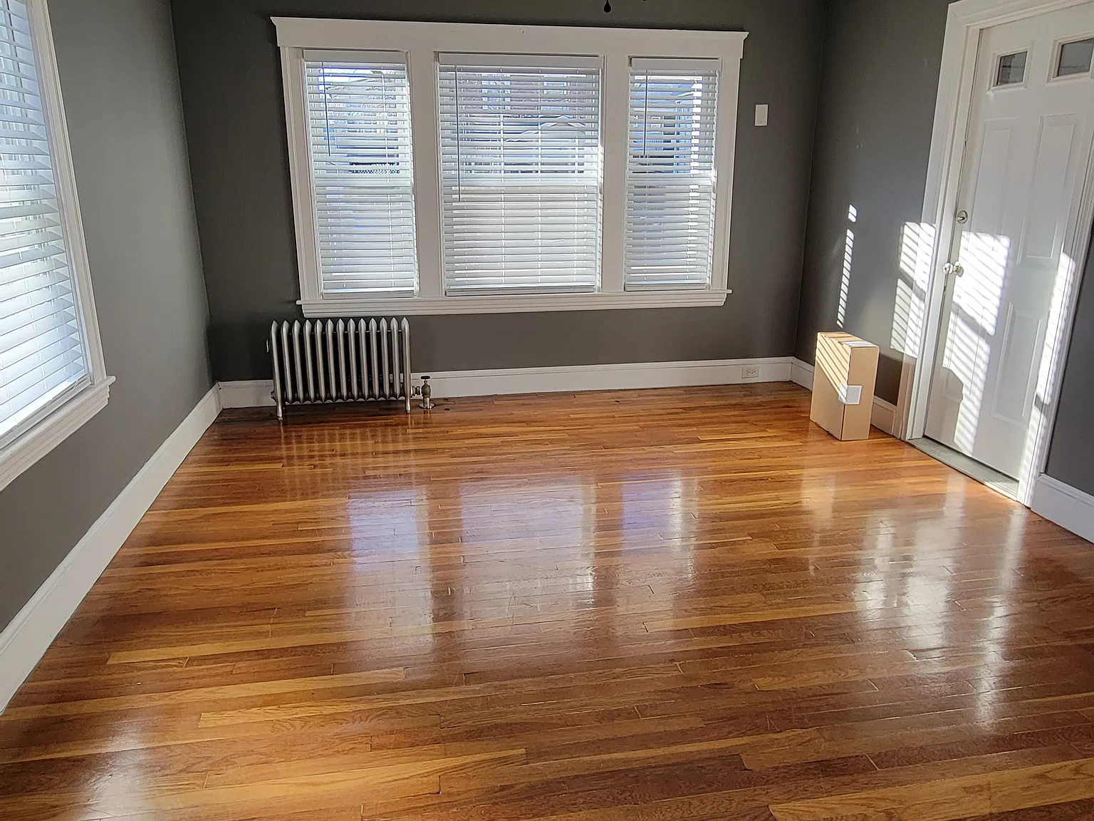 3 bed, 1300 sqft, $2,300 — Photo 3