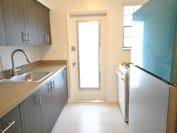 2nd image of 7985 Crespi Blvd APT 2