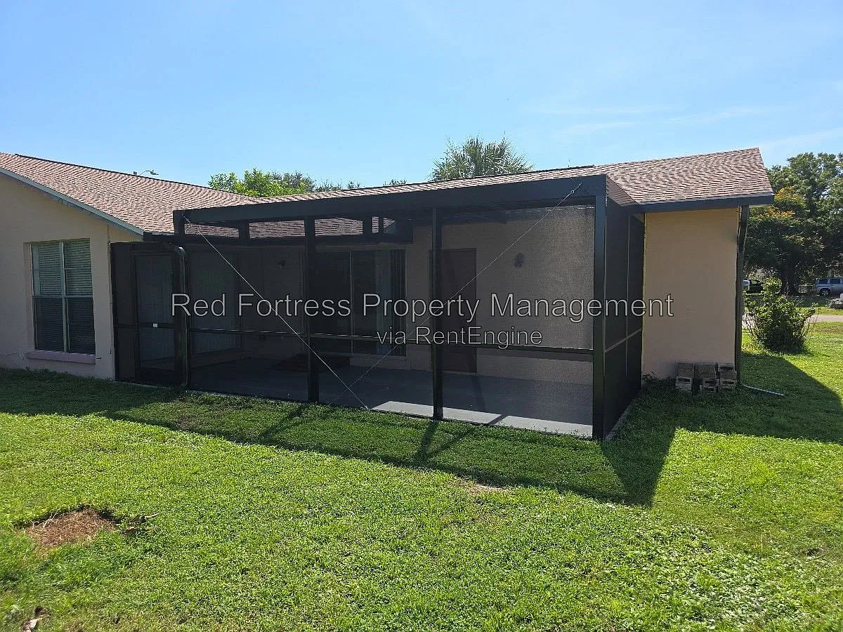3 bed, 2.0 bath, 1255 sqft, $1,499 — Photo 2