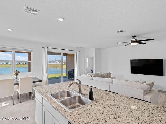 5th image of 4824 Amasa Cir