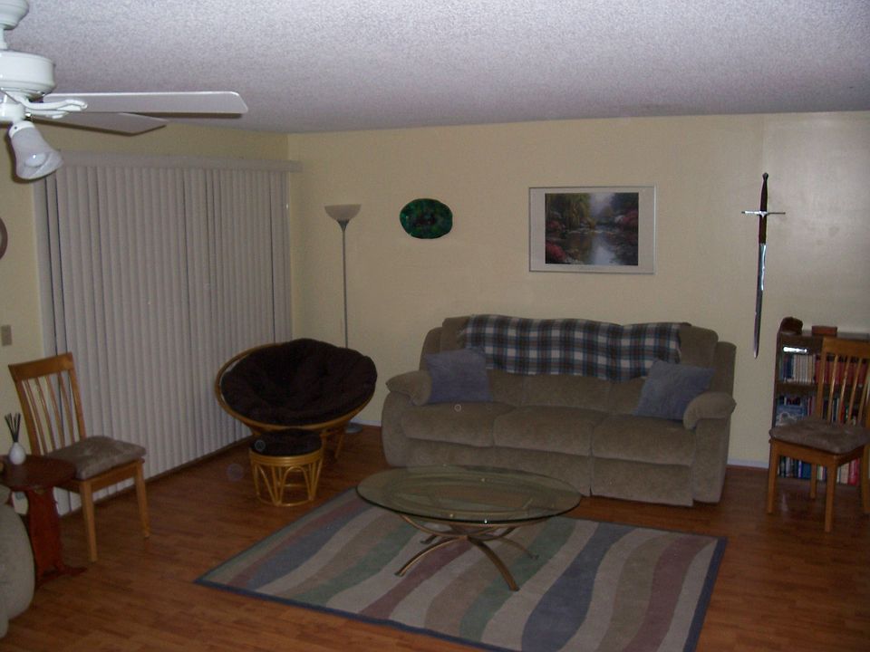 2nd image of 902 Byron Ct