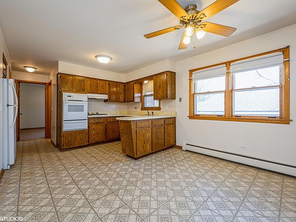 4th image of 6057 W Higgins Ave
