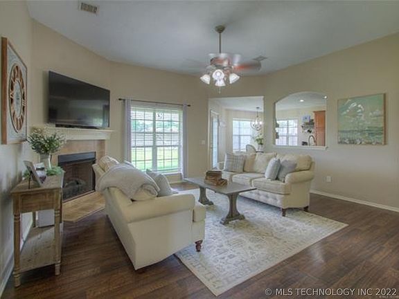 4th image of 12120 S 271st East Ave