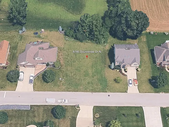 8786 Doubletree Dr N, Winfield, IN 46307