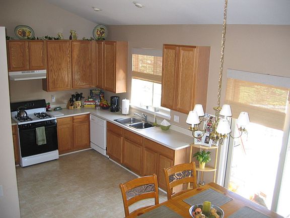 4th image of 5958 Lafayette Ln