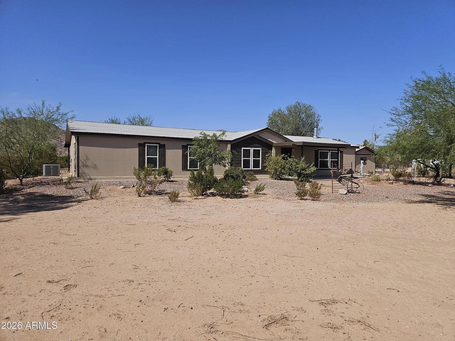 3 bed, 2.0 bath, 1950 sqft, $2,000 — Photo 3